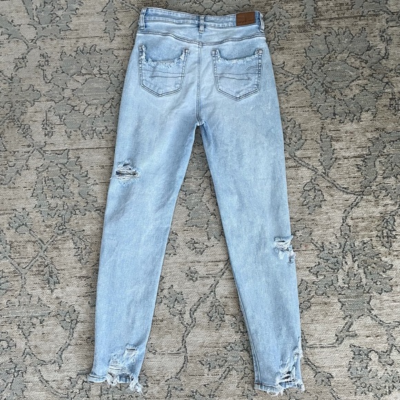 American Eagle Ripped Mom Jeans || size 0 - Picture 2 of 4